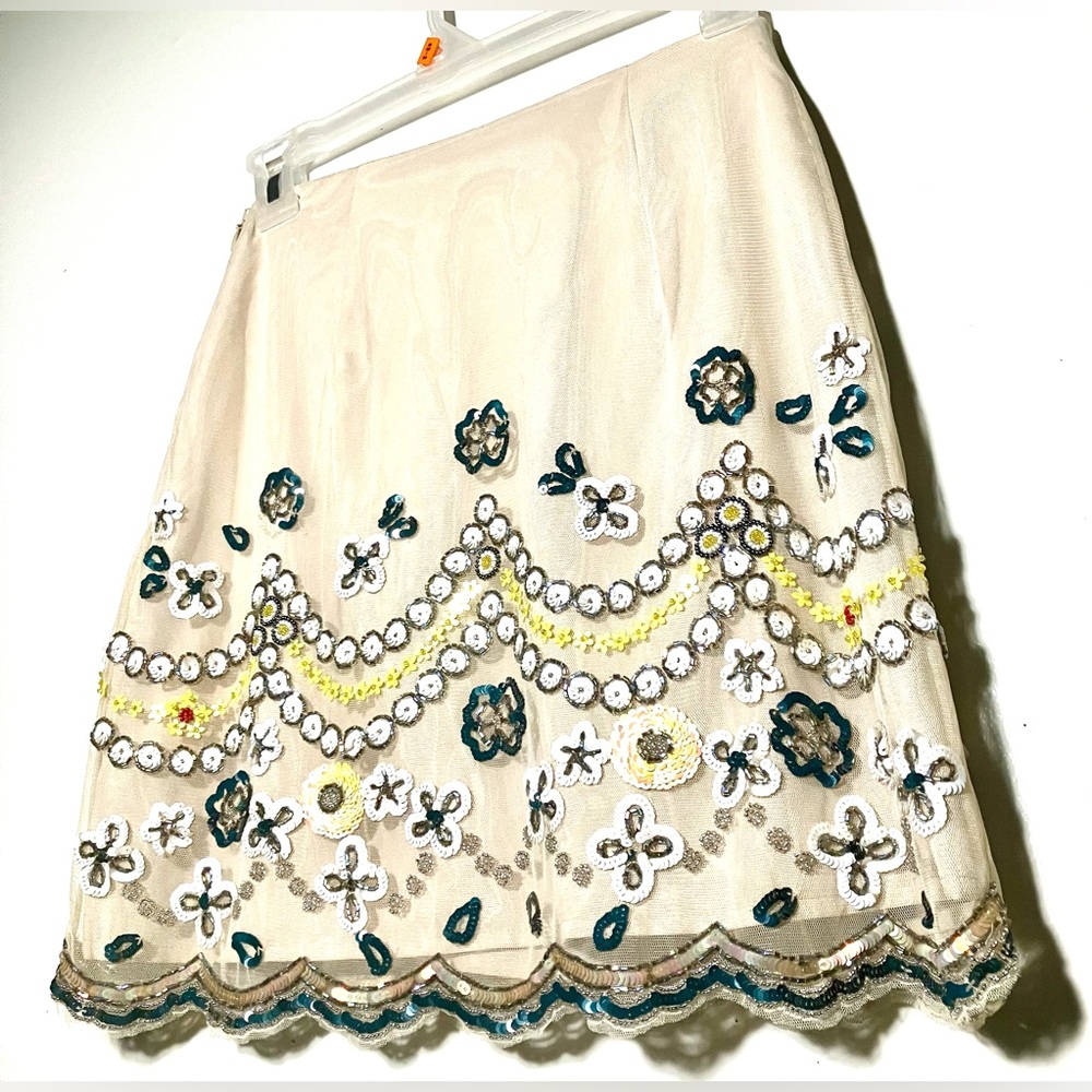 Club Monaco Cream Floral Embroidered Skirt-lined w/side zip & hook